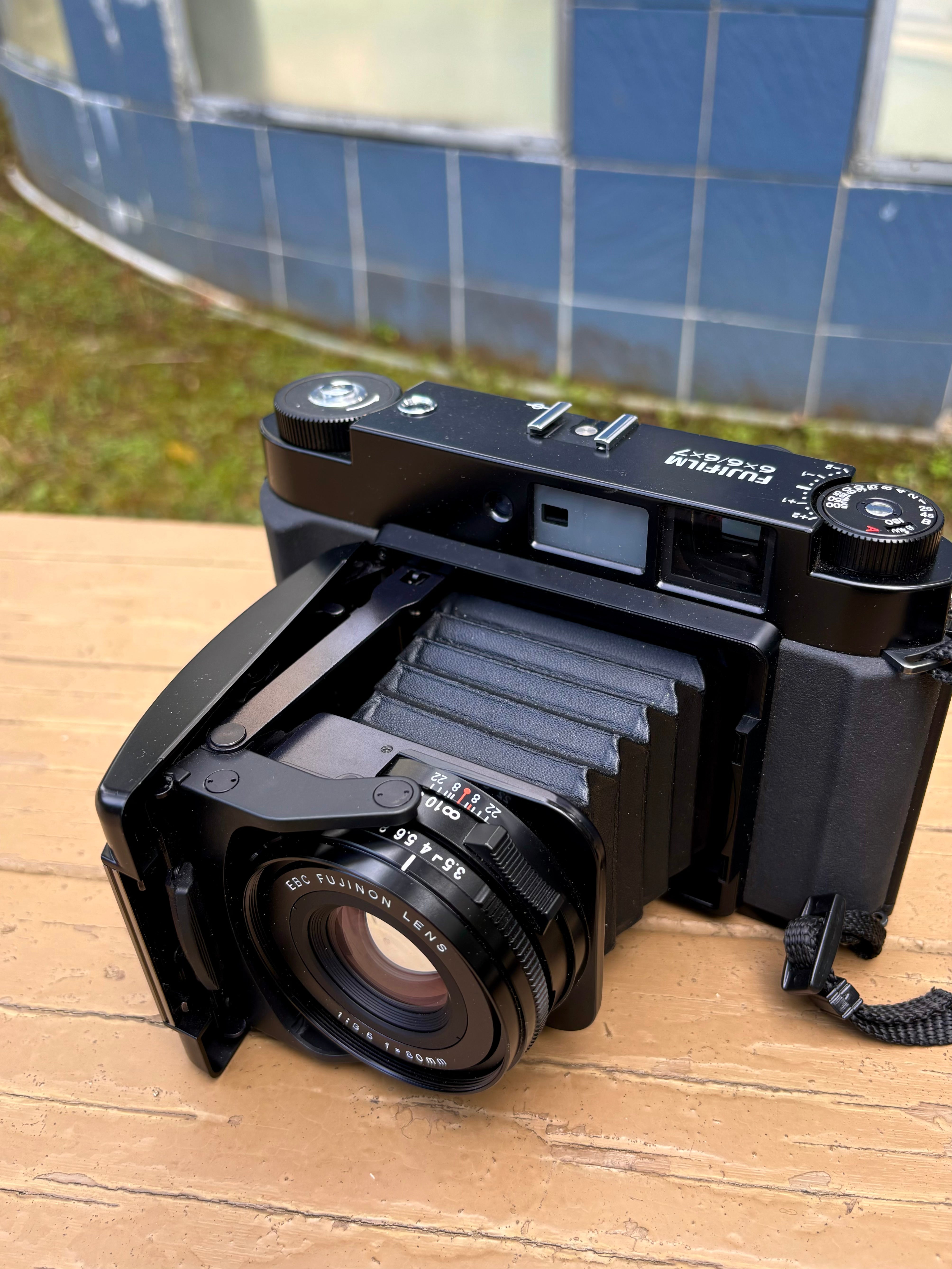 Fujifilm GF670 Professional 6x6 6x7 | Hong Kong street photos